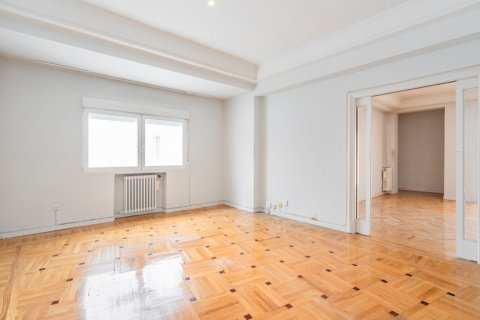 Dzīvoklis pārdošanā Madrid, Spānijā 6 istabas, 352 m2 Nr. 120392 - attēls 9