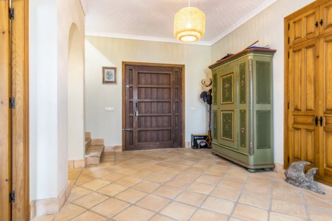 Villa for sale San Roque, Cadiz, Spain 4 bedrooms, 389.43 sq.m. No. 121833 - photo 12
