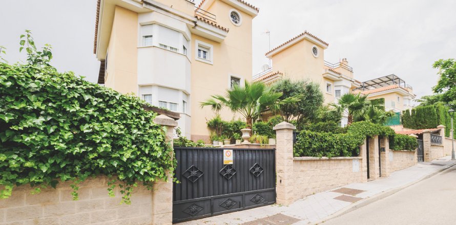Villa Torremolinos, Malaga, Espagne 4 chambres, 290 m2 No. 121832