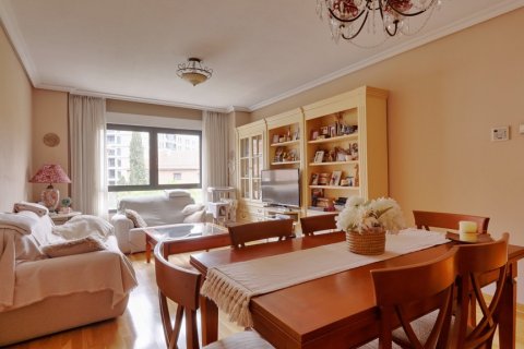 Продажа квартиры в Мадрид, Испания 3 спальни, 128м2 №121427 - фото 1