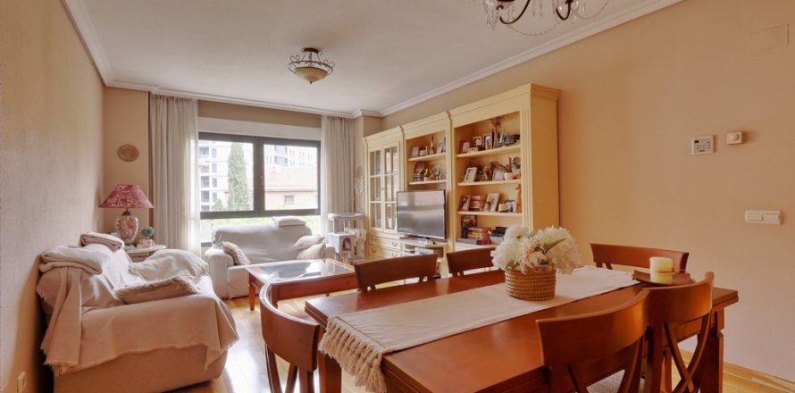 Квартира в Мадрид, Испания 3 спальни, 128м2 №121427
