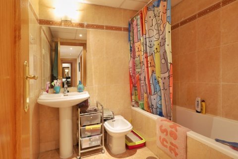 Продажа квартиры в Мадрид, Испания 3 спальни, 128м2 №121427 - фото 24