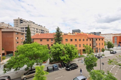 Продажа квартиры в Мадрид, Испания 3 спальни, 128м2 №121427 - фото 30