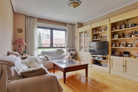 Продажа квартиры в Мадрид, Испания 3 спальни, 128м2 №121427 - фото 2