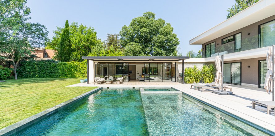 Huvila Pozuelo de Alarcon, Madrid, Espanja 6 makuuhuonetta, 1.16 m2 No. 124766