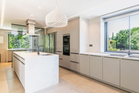 Huvila myytävänä Pozuelo de Alarcon, Madrid, Espanja, 6 makuuhuonetta, 1.16 m2 No. 124766 - kuva 12