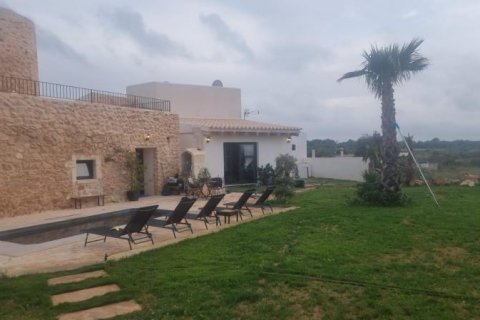 Villa till salu Felanitx, Mallorca, Spanien 4 sovrum, 240 kvm. Nr. 127078 - foto 8