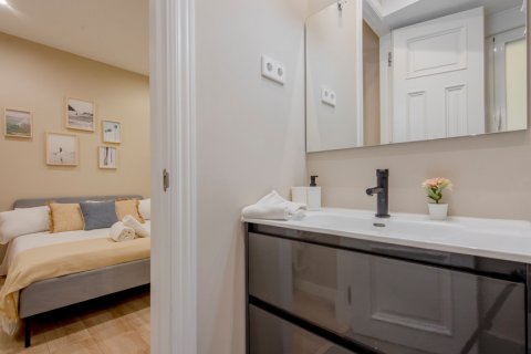 Apartment for sale Madrid, Spain 2 bedrooms, 73 sq.m. No. 121813 - photo 16