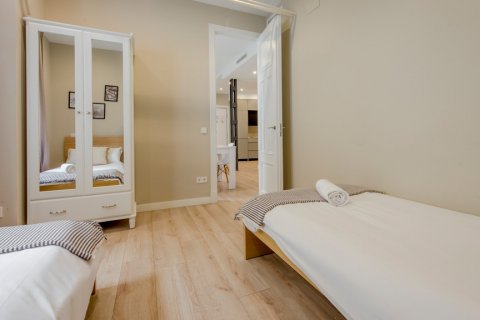 Apartment for sale Madrid, Spain 2 bedrooms, 73 sq.m. No. 121813 - photo 24