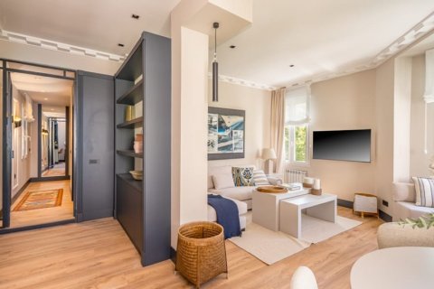Apartamento en venta Madrid, España 2 dormitorios, 98 m2 No. 121817 - foto 2