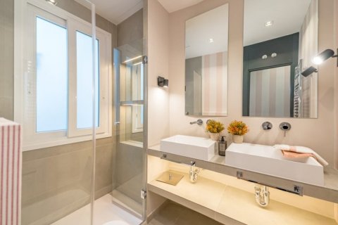 Apartamento en venta Madrid, España 2 dormitorios, 98 m2 No. 121817 - foto 12