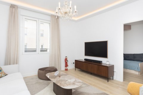 Продажа квартиры в Мадрид, Испания 3 спальни, 117м2 №121814 - фото 7