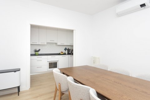 Продажа квартиры в Мадрид, Испания 3 спальни, 117м2 №121814 - фото 13