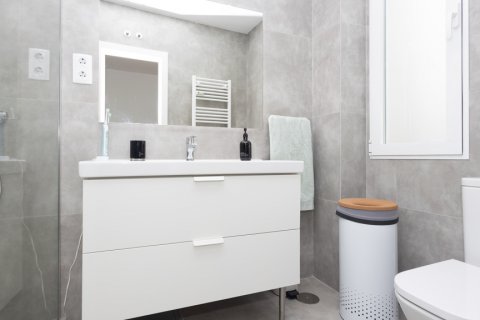 Продажа квартиры в Мадрид, Испания 3 спальни, 117м2 №121814 - фото 22