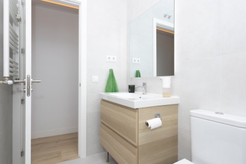 Продажа квартиры в Мадрид, Испания 3 спальни, 117м2 №121814 - фото 24