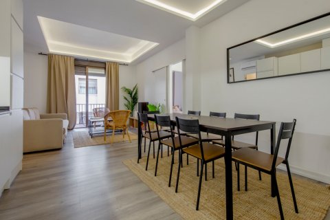 Apartment à vendre Madrid, Espagne, 4 chambres, 114 m2 No. 121812 - photo 2
