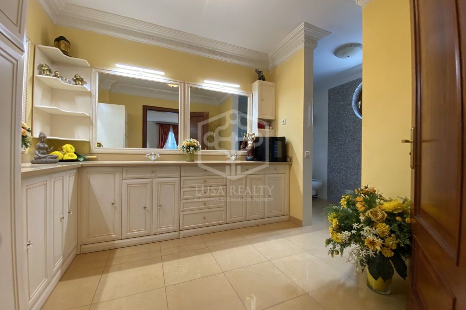 Villa en Castelldefels, Barcelona, España 6 dormitorios, 670 m2 No. 128032