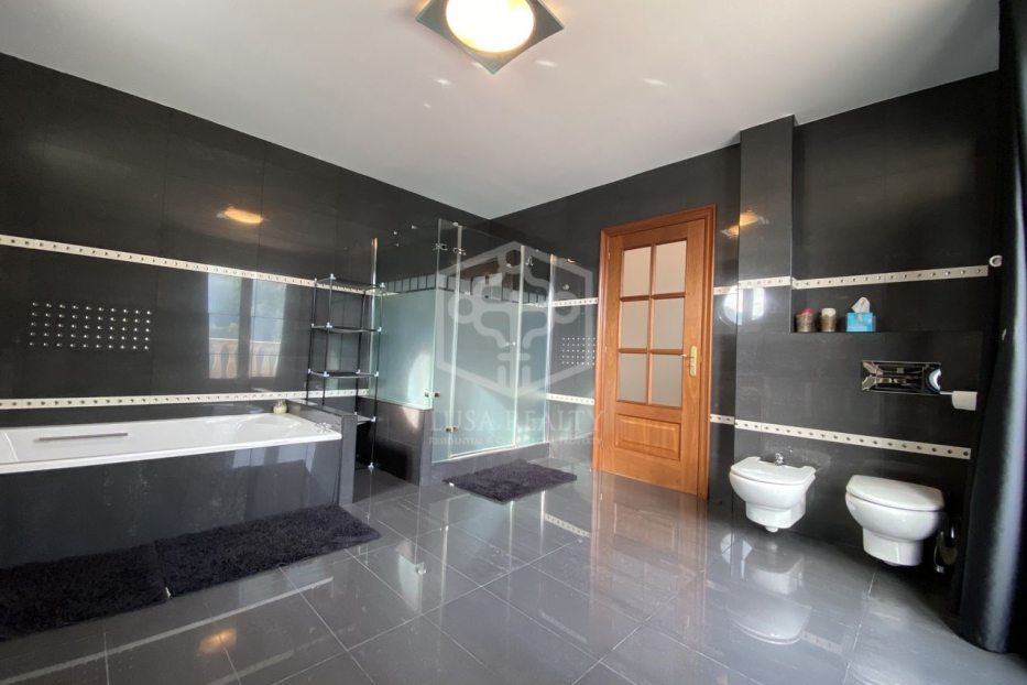 Villa en Castelldefels, Barcelona, España 6 dormitorios, 670 m2 No. 128032