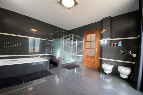 Villa à louer Castelldefels, Barcelona, Espagne, 6 chambres, 670 m2 No. 128032 - photo 27