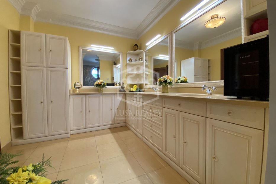 Villa en Castelldefels, Barcelona, España 6 dormitorios, 670 m2 No. 128032
