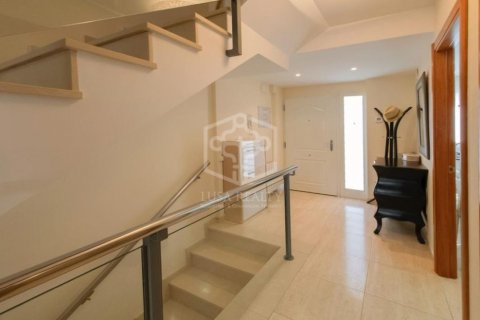 Townhouse for sale Calafell, Tarragona, Spain 5 bedrooms, 200 sq.m. No. 128030 - photo 6