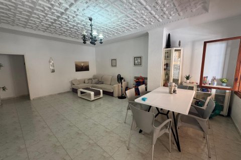 Huoneisto myytävänä Torrevieja, Alicante, Espanja, 4 makuuhuonetta, 197 m2 No. 131570 - kuva 6