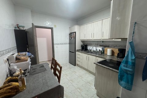 Huoneisto myytävänä Torrevieja, Alicante, Espanja, 4 makuuhuonetta, 197 m2 No. 131570 - kuva 12