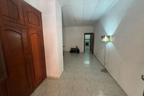 Huoneisto myytävänä Torrevieja, Alicante, Espanja, 4 makuuhuonetta, 197 m2 No. 131570 - kuva 23