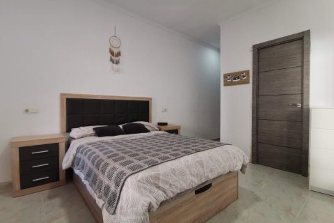 Huoneisto myytävänä Torrevieja, Alicante, Espanja, 4 makuuhuonetta, 197 m2 No. 131570 - kuva 19
