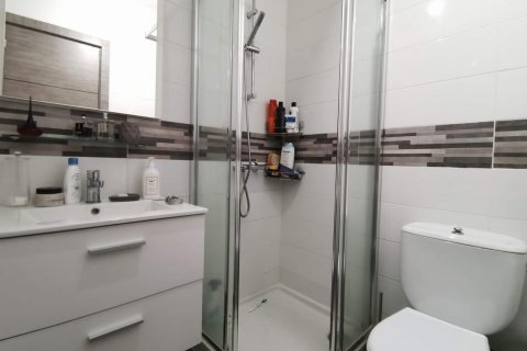 Huoneisto myytävänä Torrevieja, Alicante, Espanja, 4 makuuhuonetta, 197 m2 No. 131570 - kuva 13