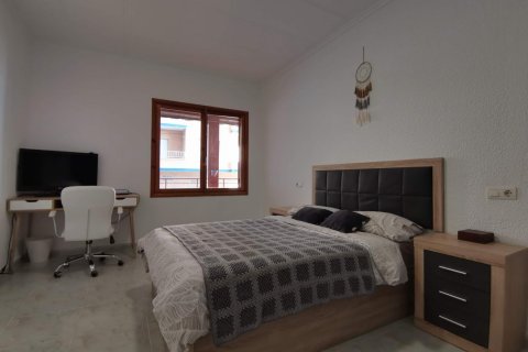 Huoneisto myytävänä Torrevieja, Alicante, Espanja, 4 makuuhuonetta, 197 m2 No. 131570 - kuva 18