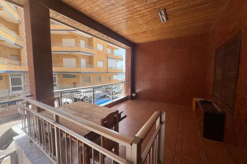 Huoneisto myytävänä Torrevieja, Alicante, Espanja, 4 makuuhuonetta, 197 m2 No. 131570 - kuva 5
