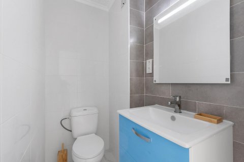 Apartment for sale Torrevieja, Alicante, Spain 3 bedrooms,  No. 131569 - photo 23