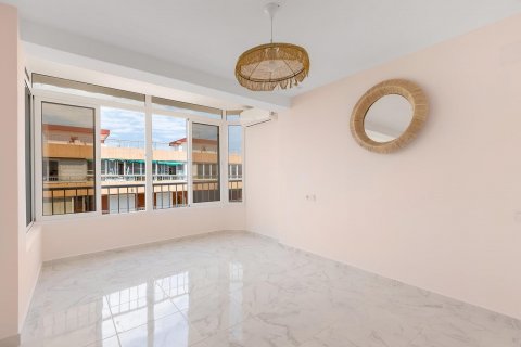 Apartment for sale Torrevieja, Alicante, Spain 3 bedrooms,  No. 131569 - photo 11