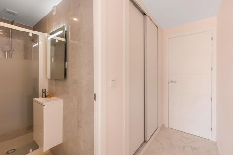Apartment for sale Torrevieja, Alicante, Spain 3 bedrooms,  No. 131569 - photo 14