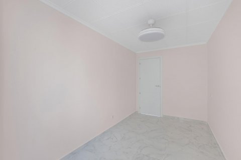 Apartment for sale Torrevieja, Alicante, Spain 3 bedrooms,  No. 131569 - photo 19