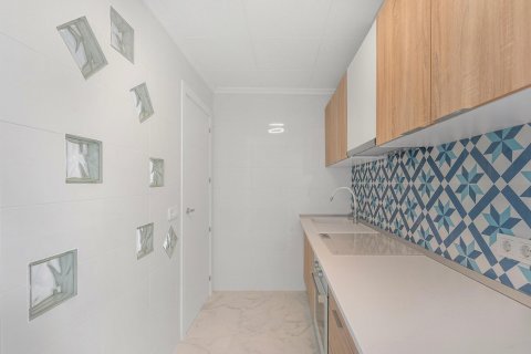 Apartment for sale Torrevieja, Alicante, Spain 3 bedrooms,  No. 131569 - photo 8