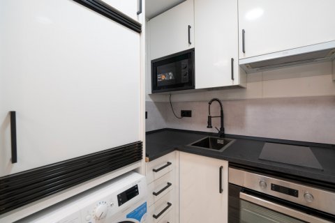Apartment for sale Madrid, Spain 2 bedrooms, 43 sq.m. No. 121718 - photo 17