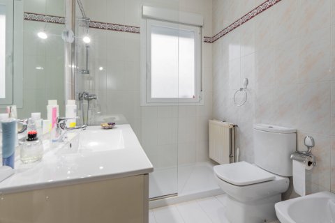 Villa for sale Madrid, Spain 2 bedrooms, 135 sq.m. No. 122388 - photo 14