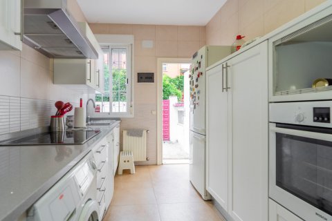 Villa for sale Madrid, Spain 2 bedrooms, 135 sq.m. No. 122388 - photo 22