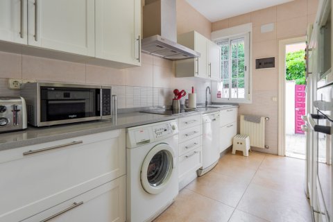 Villa for sale Madrid, Spain 2 bedrooms, 135 sq.m. No. 122388 - photo 21
