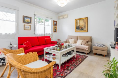 Villa for sale Madrid, Spain 2 bedrooms, 135 sq.m. No. 122388 - photo 1