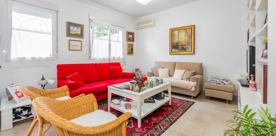 Villa Madrid, Spain 2 bedrooms, 135 sq.m. No. 122388