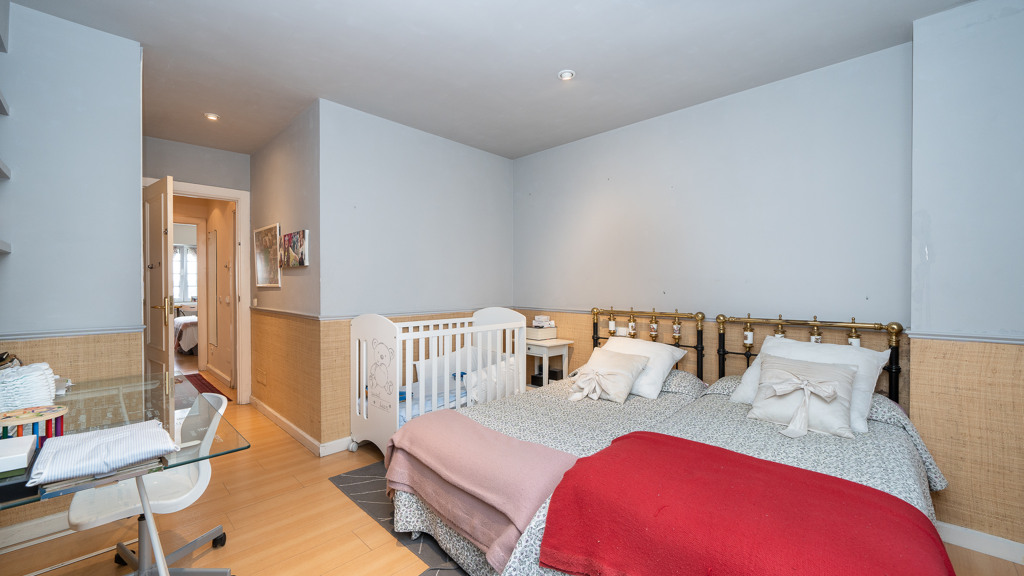 Māja Madrid, Spānijā 6 istabas, 557 m2 Nr. 122387