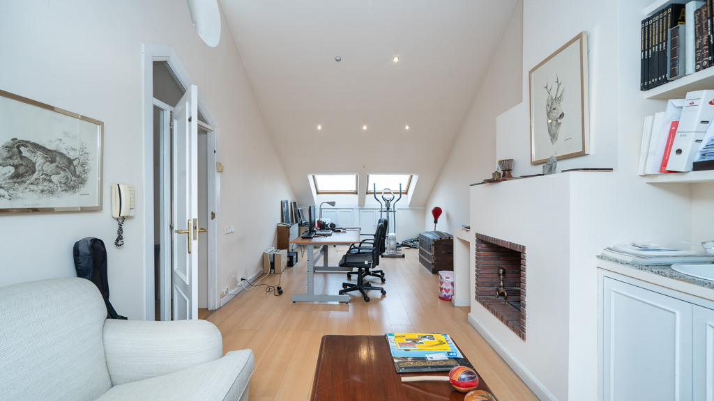 Māja Madrid, Spānijā 6 istabas, 557 m2 Nr. 122387