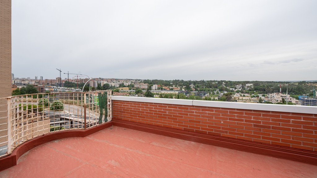 Māja Madrid, Spānijā 6 istabas, 557 m2 Nr. 122387