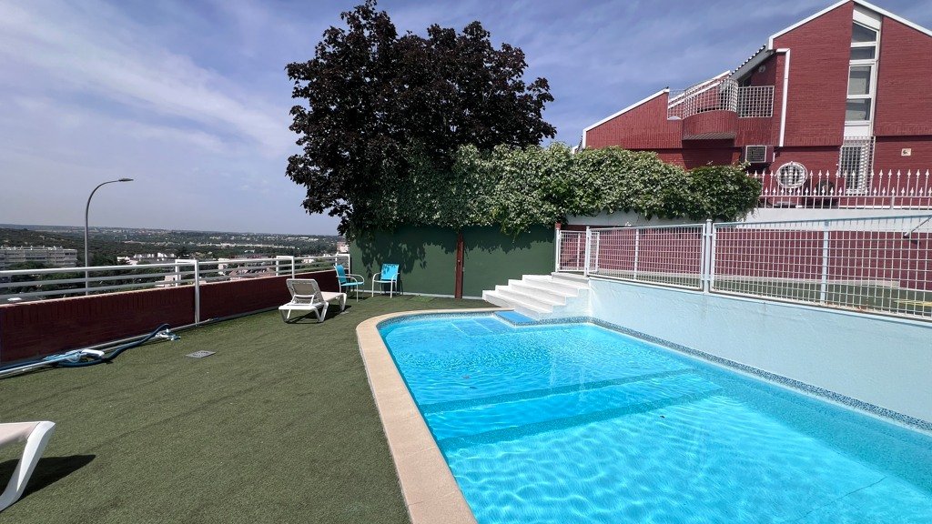 Māja Madrid, Spānijā 6 istabas, 557 m2 Nr. 122387