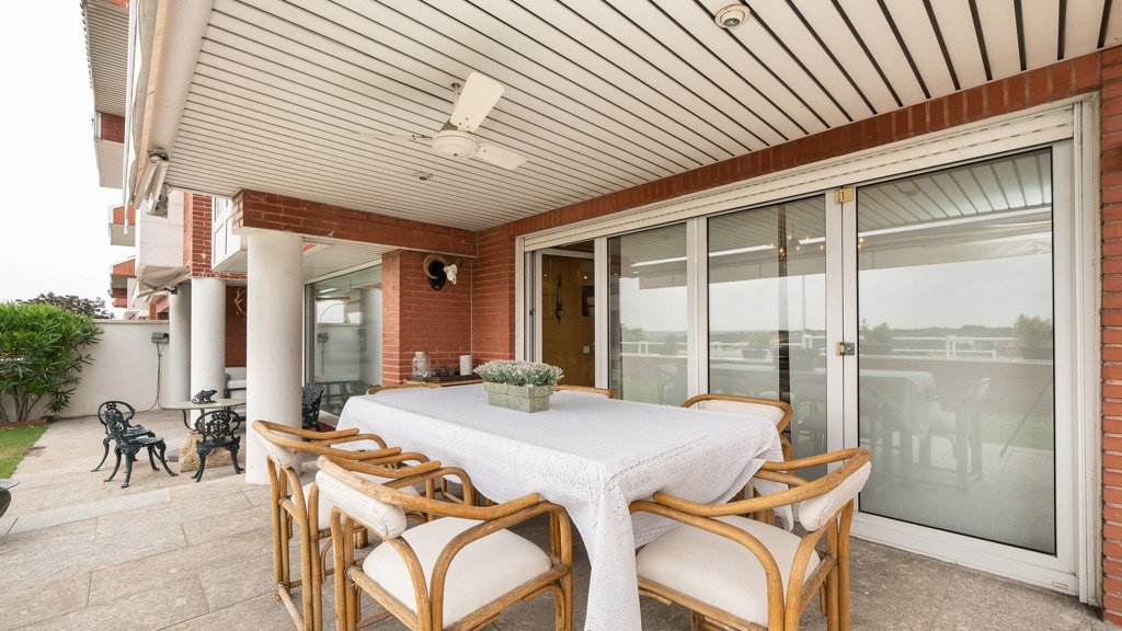 Māja Madrid, Spānijā 6 istabas, 557 m2 Nr. 122387