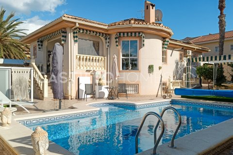 Villa à vendre Benijofar, Alicante, Espagne, 5 chambres, 185 m2 No. 125122 - photo 1