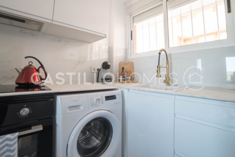 Huoneisto myytävänä Punta Prima, Alicante, Espanja, 2 makuuhuonetta, 75 m2 No. 125129 - kuva 5